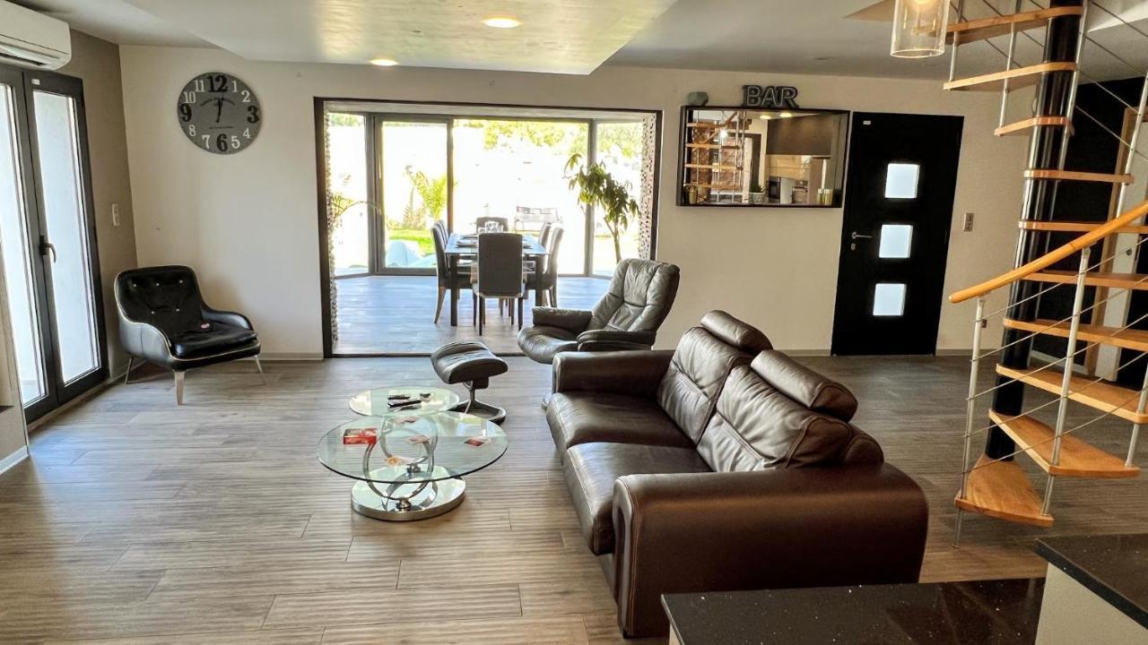 Villa DALI LA GARDE 260m2 Jacuzzi, Sauna, Piscine, jardin 500m2, 5 minutes de la Plage Exterior foto