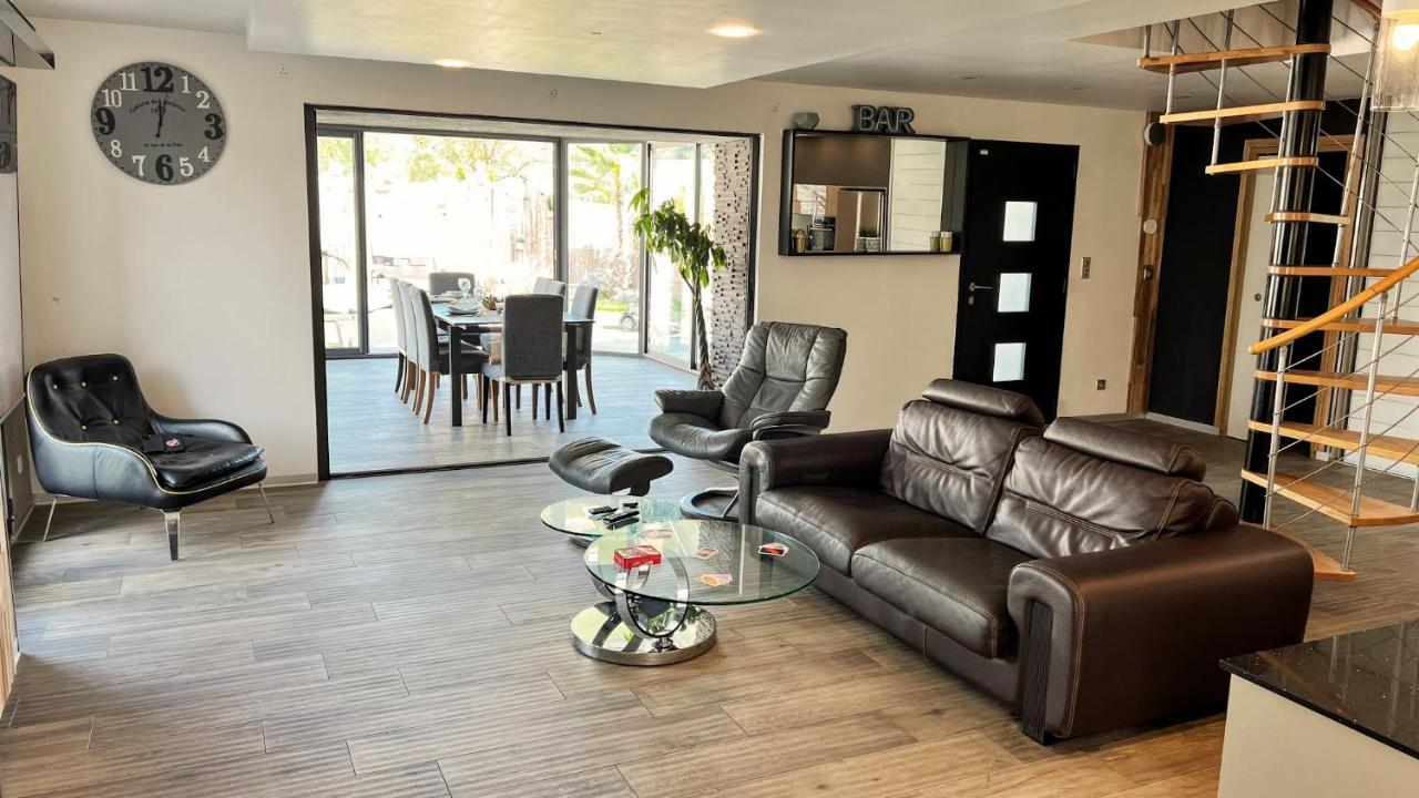 Villa DALI LA GARDE 260m2 Jacuzzi, Sauna, Piscine, jardin 500m2, 5 minutes de la Plage Exterior foto